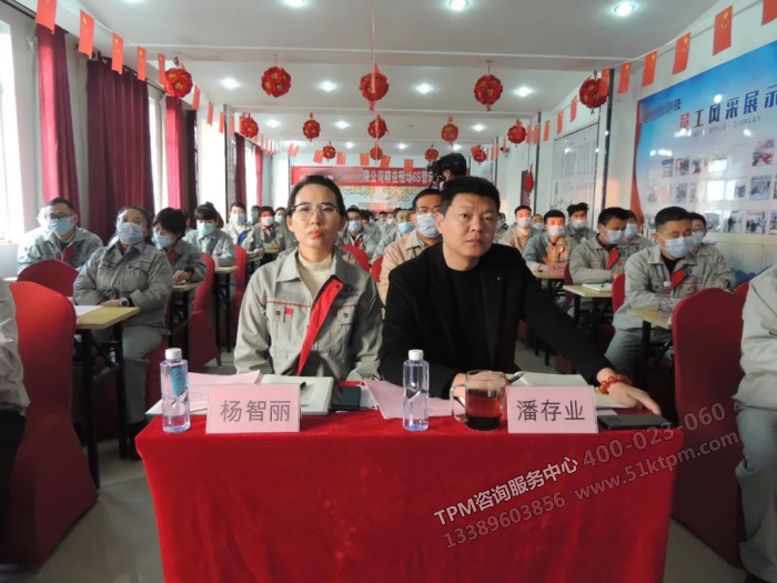 潘董事長(zhǎng)（右）、楊總經(jīng)理（左）